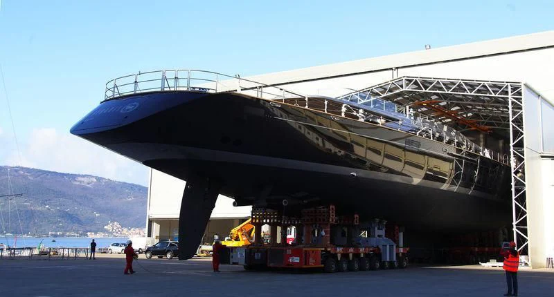 a large metal structure with a large structure on top aboard BADIS I Yacht for Sale
