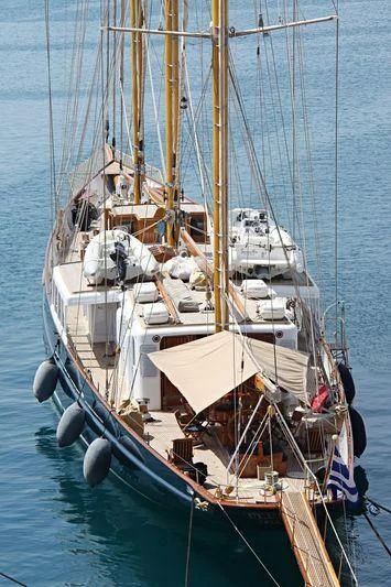 a boat with ropes and a rope aboard FLEURTJE Yacht for Sale