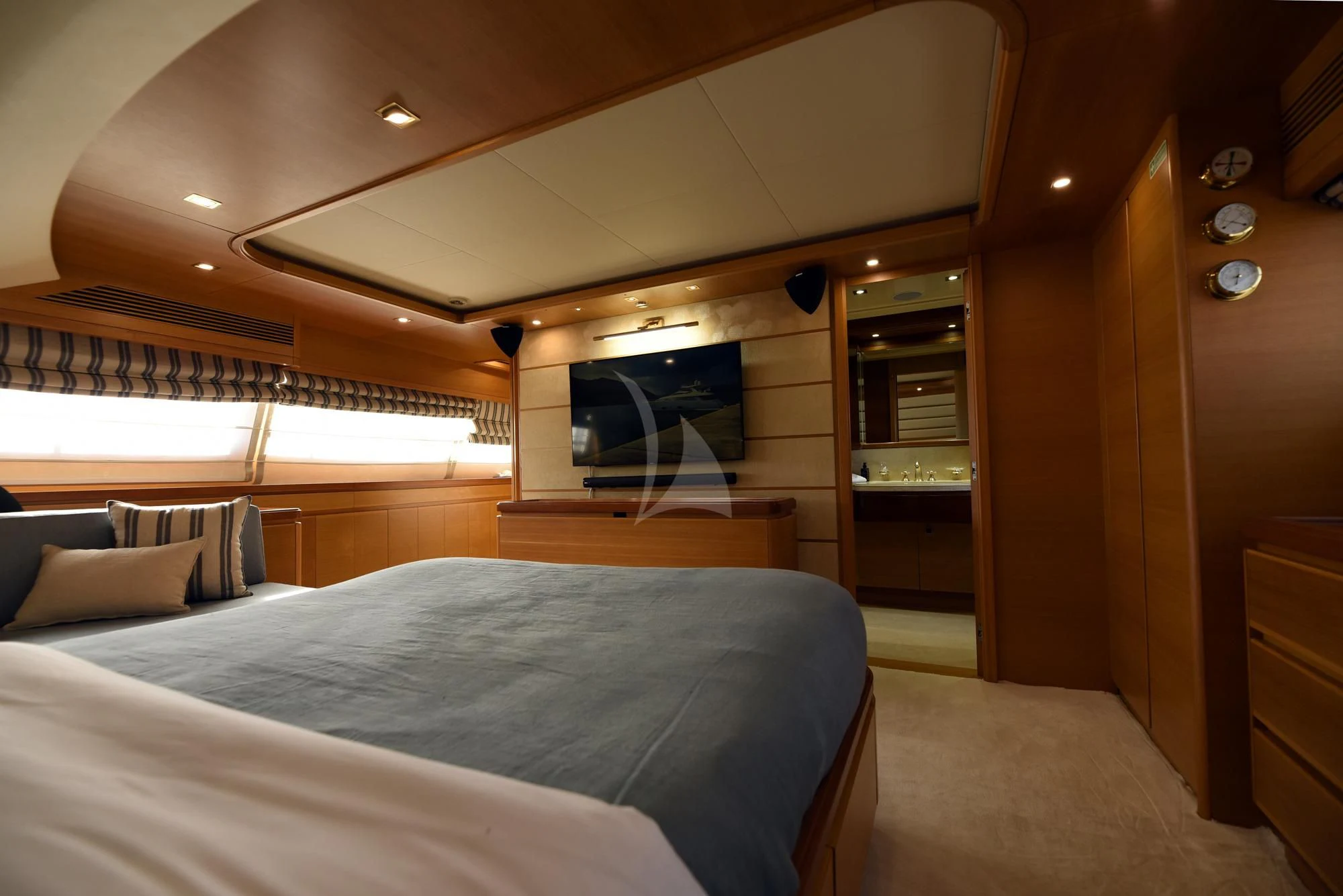 a bed in a room aboard PAREAKKI Yacht for Sale