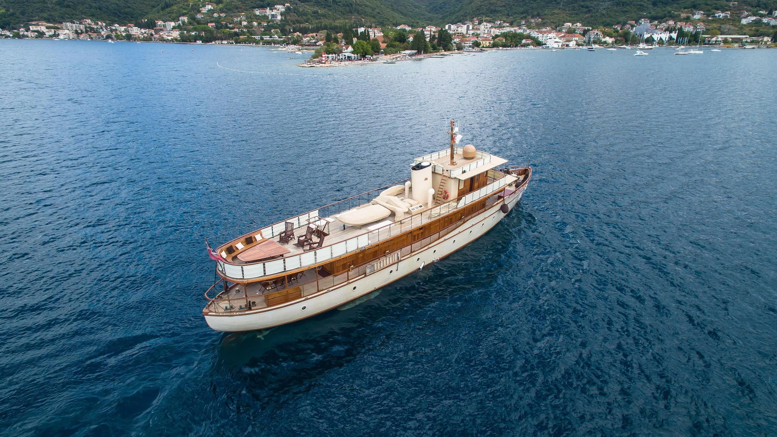 Watch Video for OVER THE RAINBOW OF LONDON Yacht for Charter