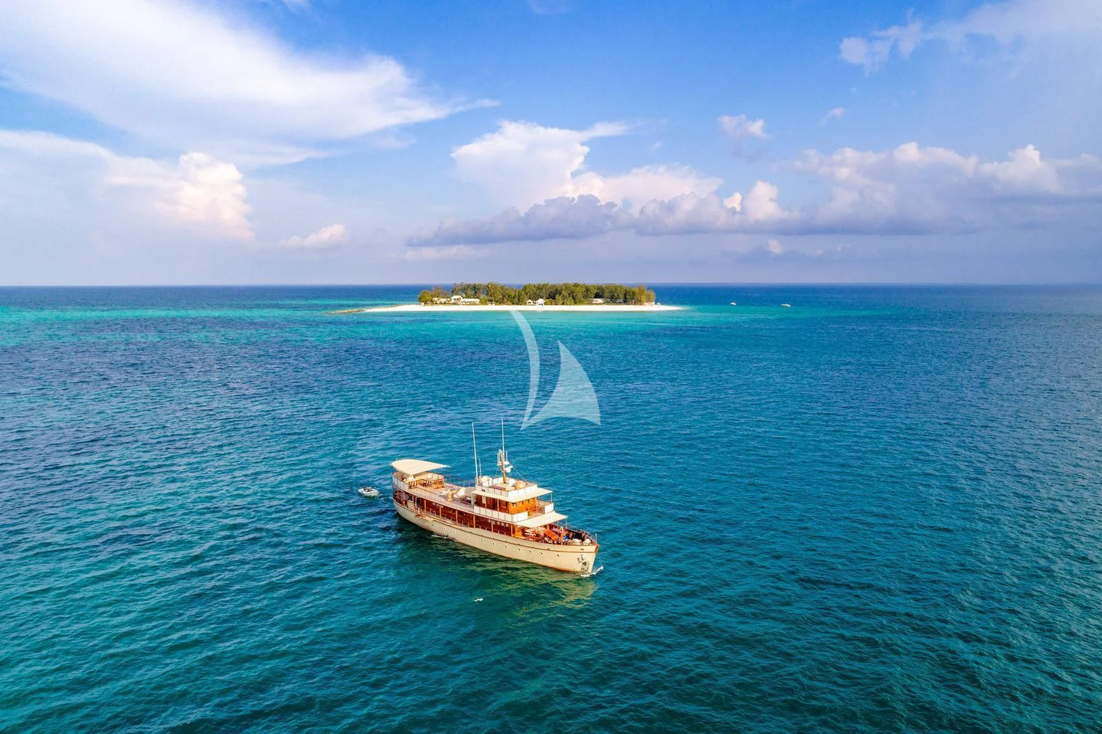 a boat sailing in the sea aboard OVER THE RAINBOW OF LONDON Yacht for Charter