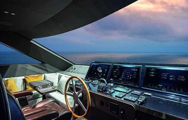 inside of a car aboard CRANCHI SETTANTOTTO 78/01 Yacht for Sale