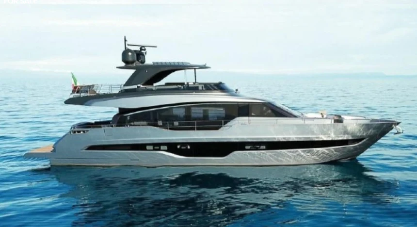 a boat in the water aboard CRANCHI SETTANTOTTO 78/01 Yacht for Sale