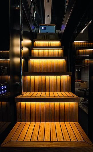 a wooden stage with a screen aboard CRANCHI SETTANTOTTO 78/01 Yacht for Sale