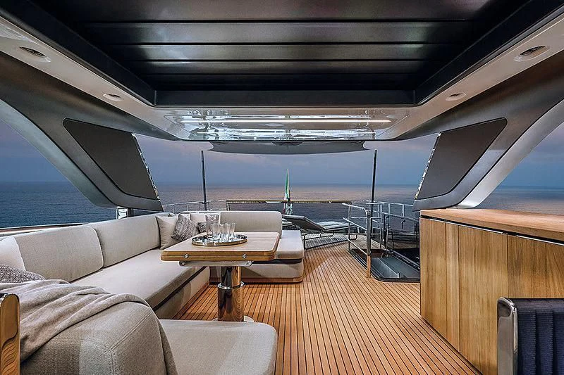 inside of a boat aboard CRANCHI SETTANTOTTO 78/01 Yacht for Sale