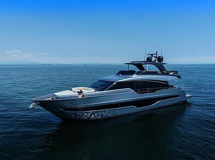a boat in the water aboard CRANCHI SETTANTOTTO 78/01 Yacht for Sale