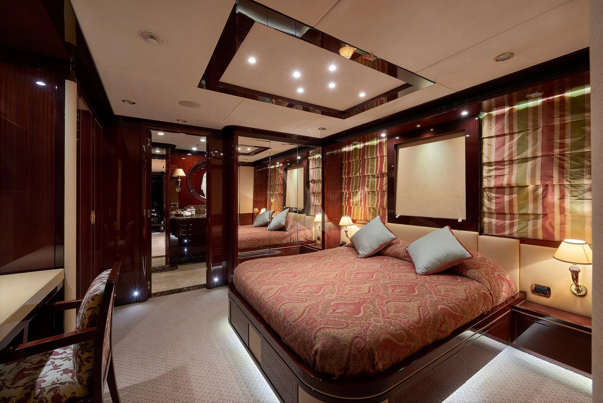 a hotel room with a bed aboard REVE D'OR Yacht for Sale