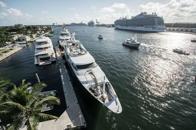 boats in the water aboard TREEHOUSE Yacht for Sale