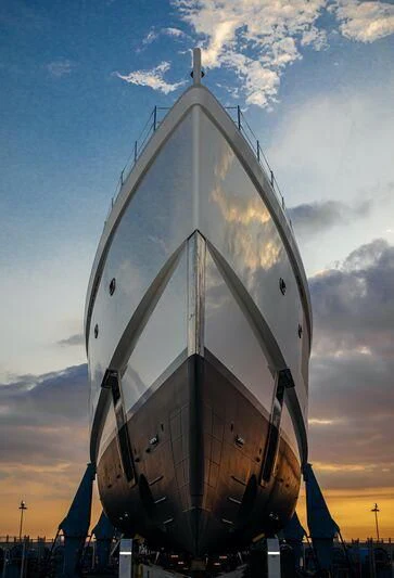a large space ship aboard KASPER 7 Yacht for Sale