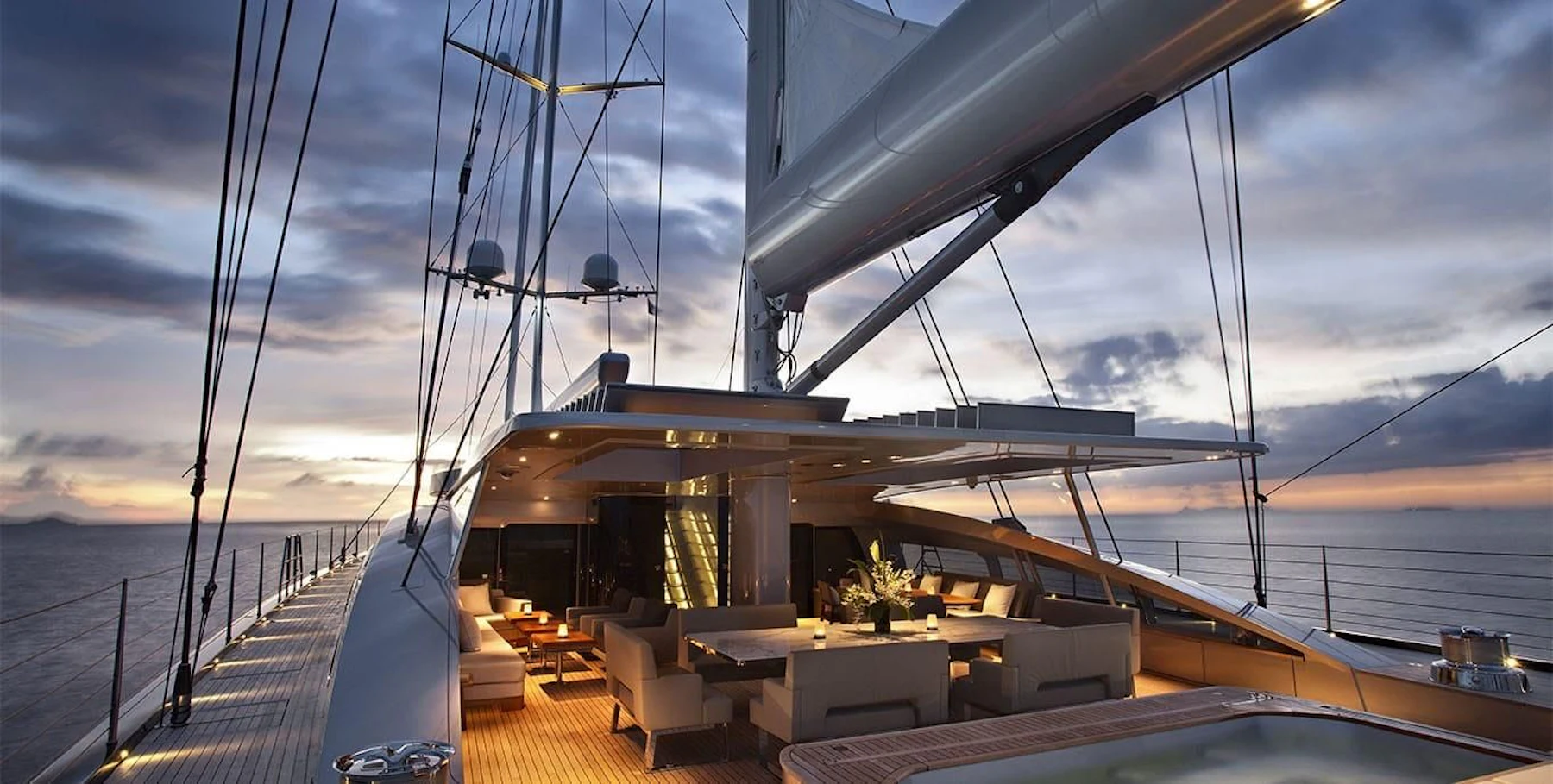 VERTIGO yacht charter 5