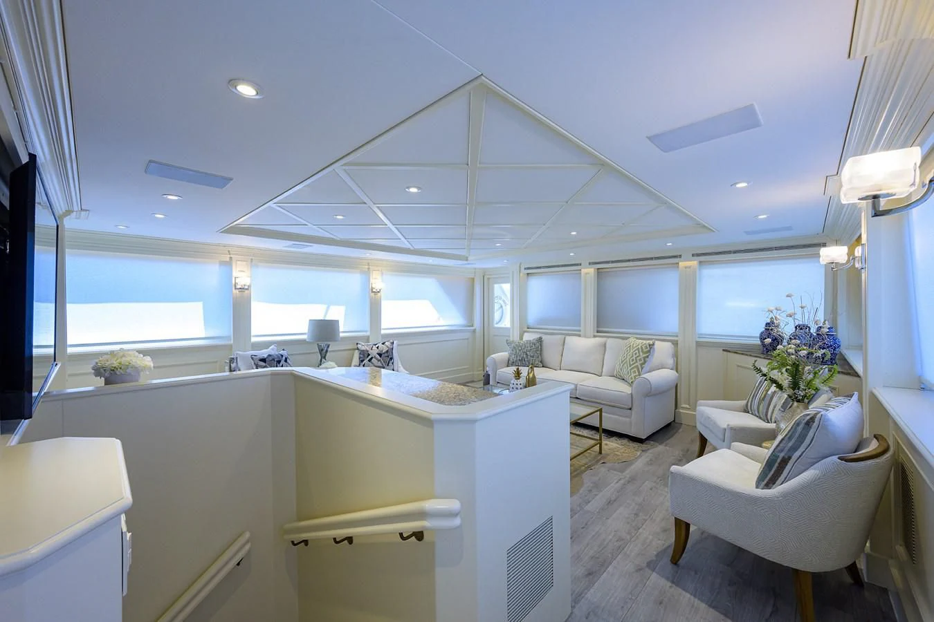 a modern looking living room aboard OCEAN DRIVE Yacht for Sale