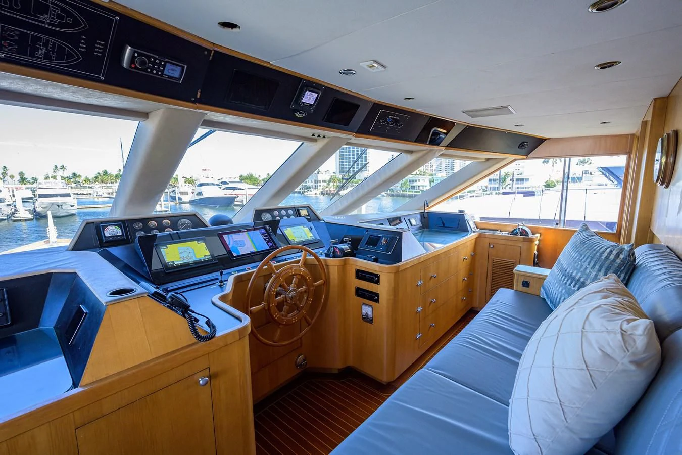 inside of a boat aboard OCEAN DRIVE Yacht for Sale