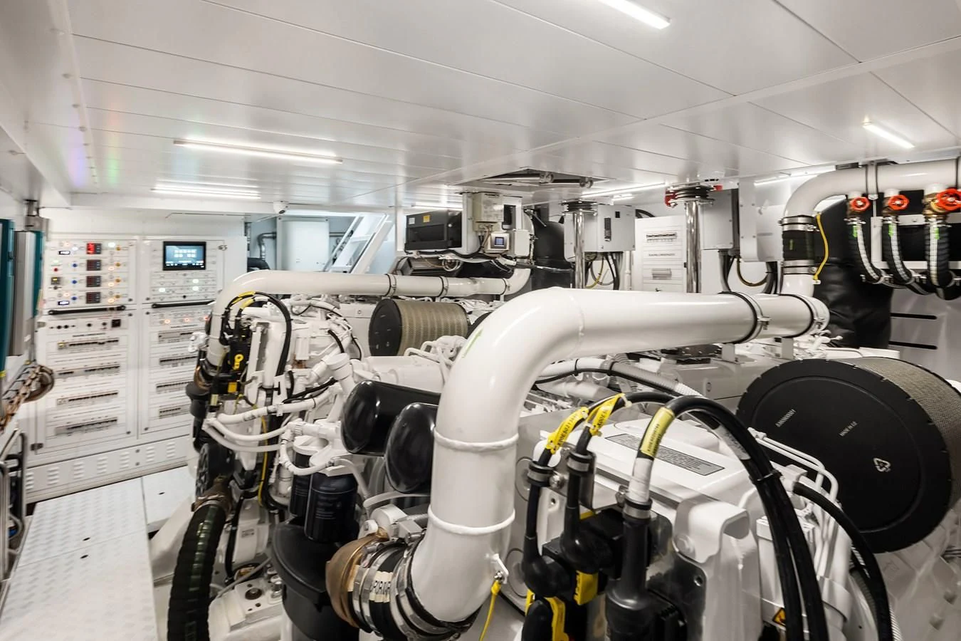 a room full of machines aboard SANLORENZO SX88/81 Yacht for Sale