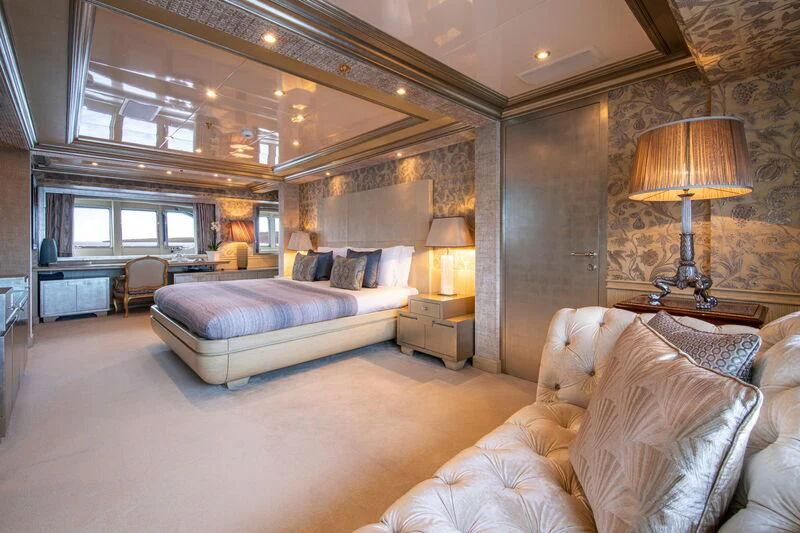 a living room with a large ceiling aboard EMERALD (YET) Yacht for Sale