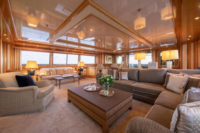 a living room with a large ceiling aboard EMERALD (YET) Yacht for Sale