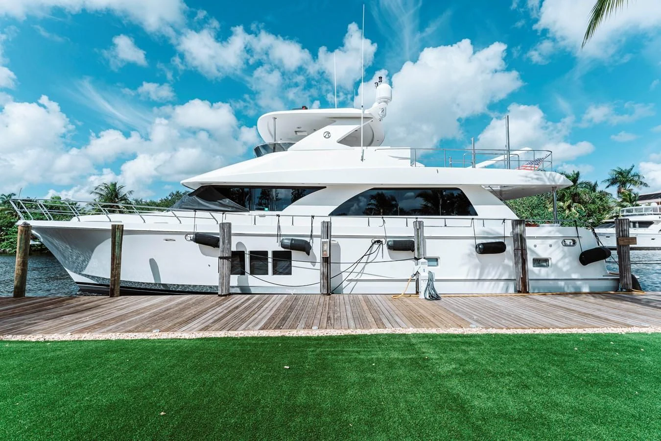 a white building with a white roof aboard SKULLDUGGERY Yacht for Sale