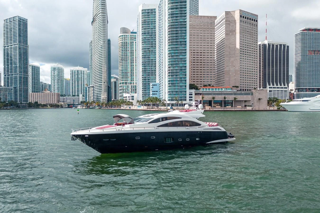 a boat in the water aboard SUNSEEKER 84 Yacht for Sale