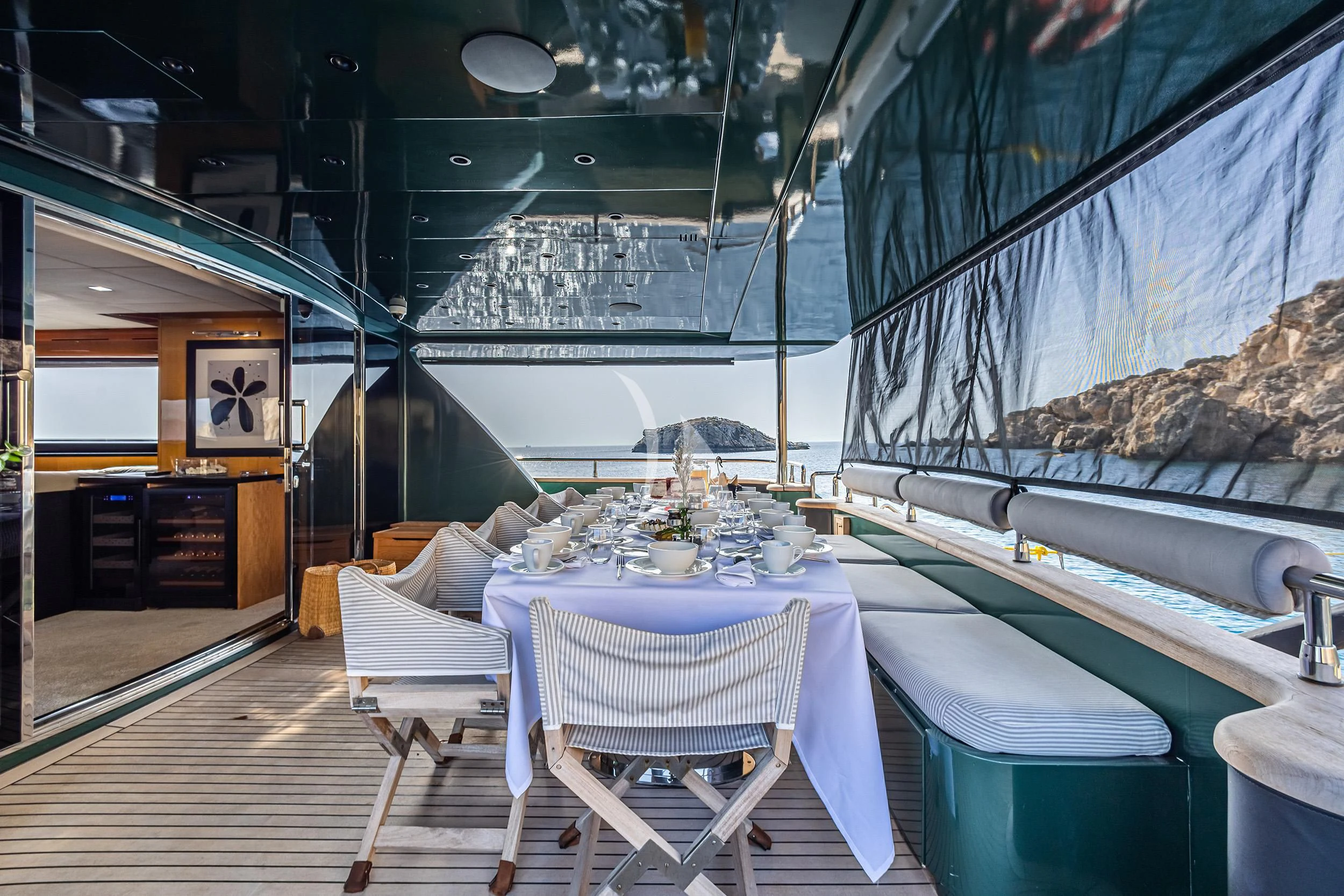 a room with a table and chairs aboard CAN'T REMEMBER Yacht for Sale