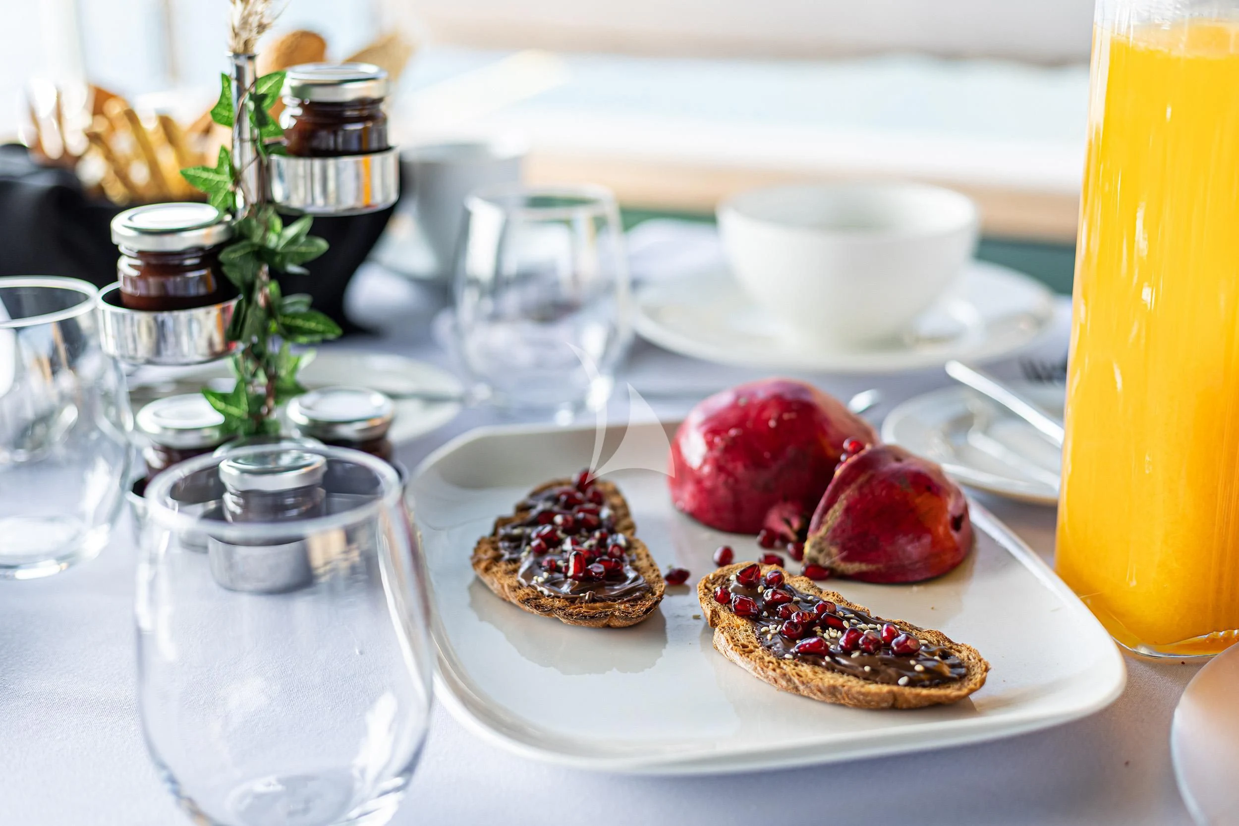 a plate of food and a glass of juice aboard CAN'T REMEMBER Yacht for Sale