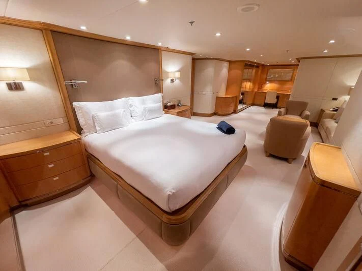 a hotel room with a bed aboard ALAMSHAR Yacht for Sale