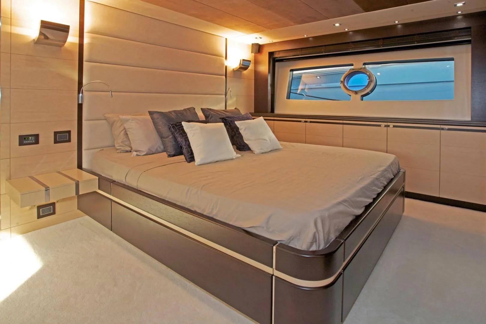 a room with a bed and a desk aboard WOODEVER Yacht for Sale