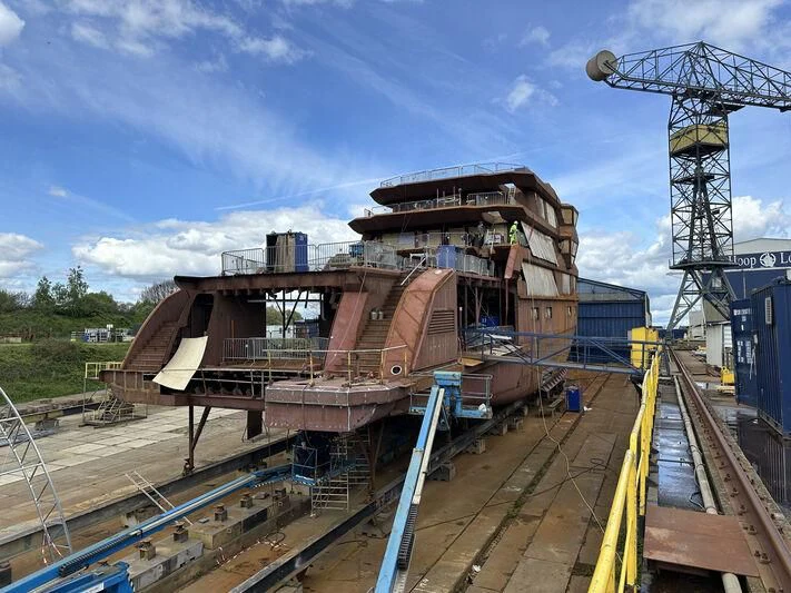 a large machine on a platform aboard HORIZON II Yacht for Sale