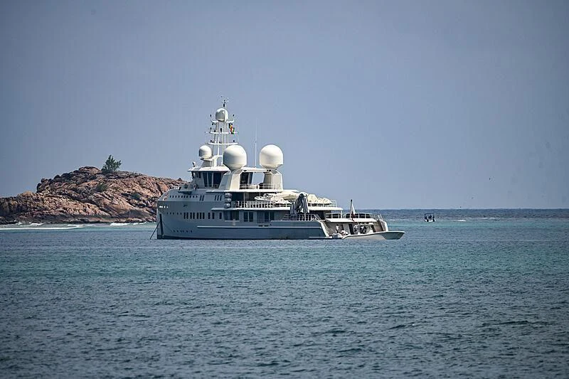 a boat in the water aboard UM ALHOUL Yacht for Sale