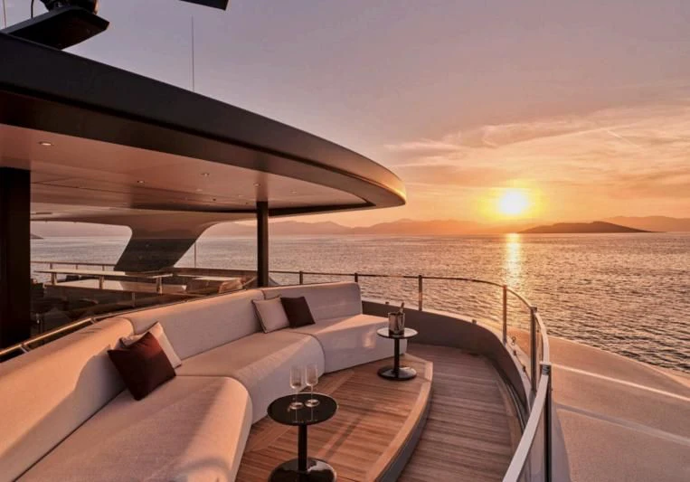 a large boat on the water aboard PARA BELLVM Yacht for Charter