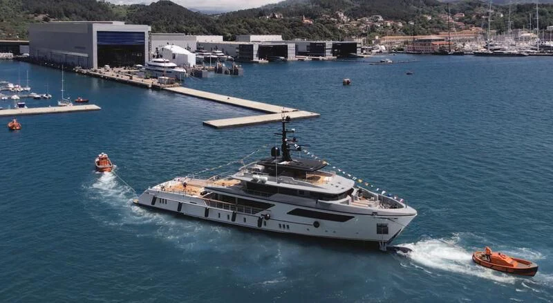 a boat on the water aboard PARA BELLVM Yacht for Charter