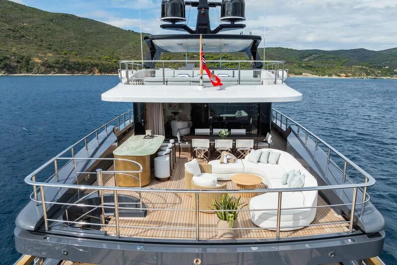 a boat on the water aboard PARA BELLVM Yacht for Charter