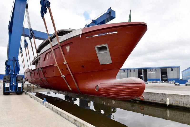 a boat on the water aboard PARA BELLVM Yacht for Charter