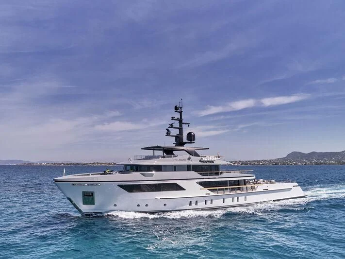 a boat in the water aboard PARA BELLVM Yacht for Charter