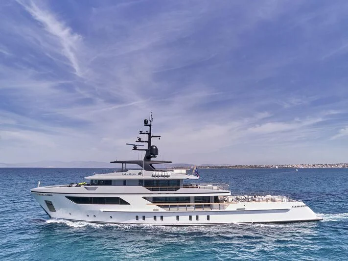 a white boat in the water aboard PARA BELLVM Yacht for Charter