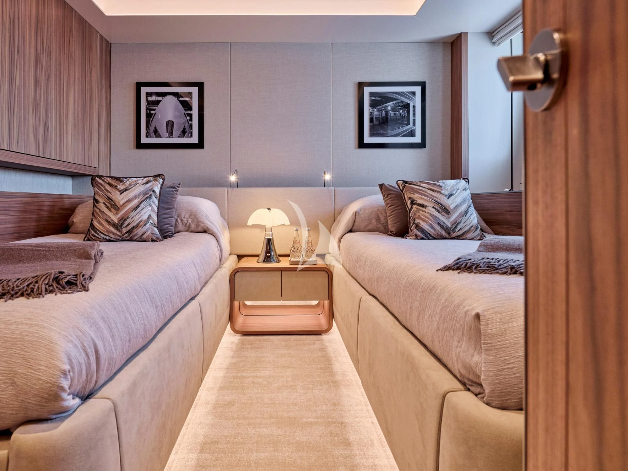 a room with two beds aboard PARA BELLVM Yacht for Charter