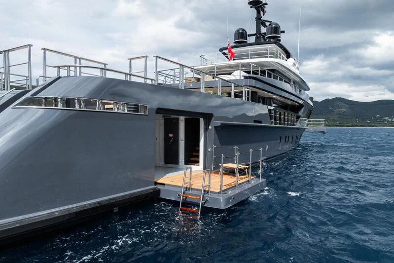a large ship in the water aboard PARA BELLVM Yacht for Charter