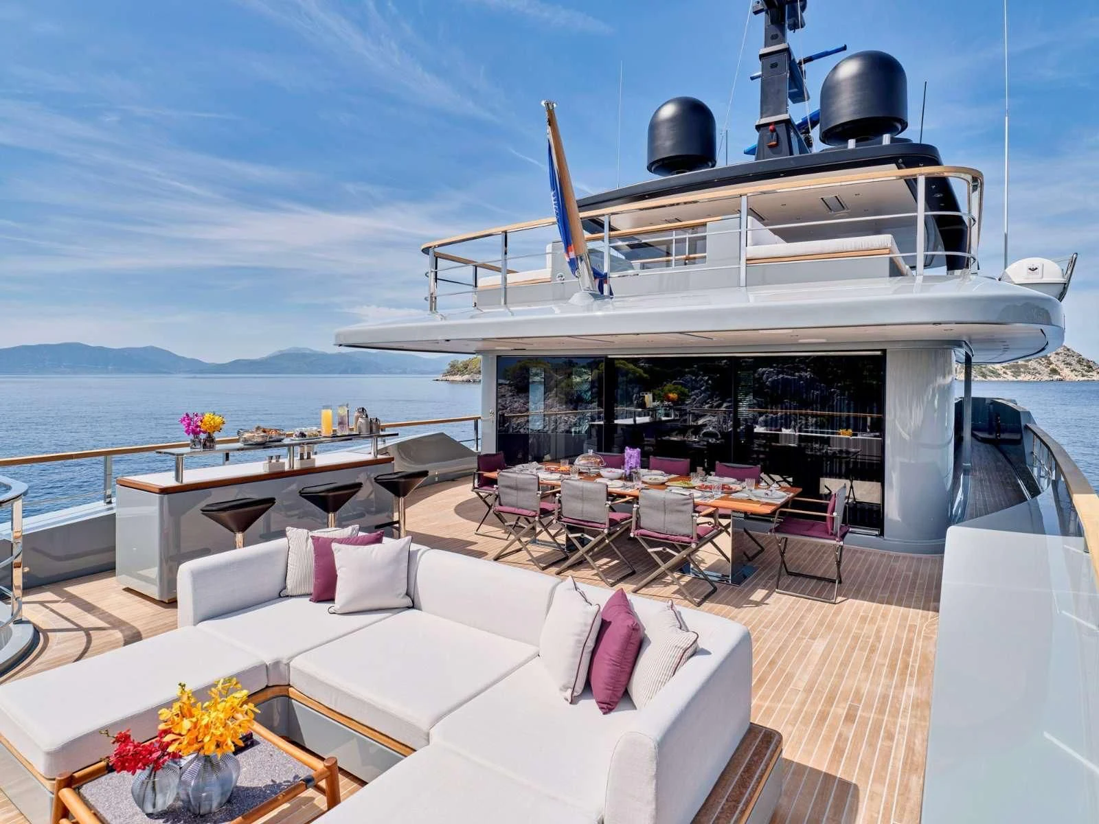 a boat on a boat aboard PARA BELLVM Yacht for Charter