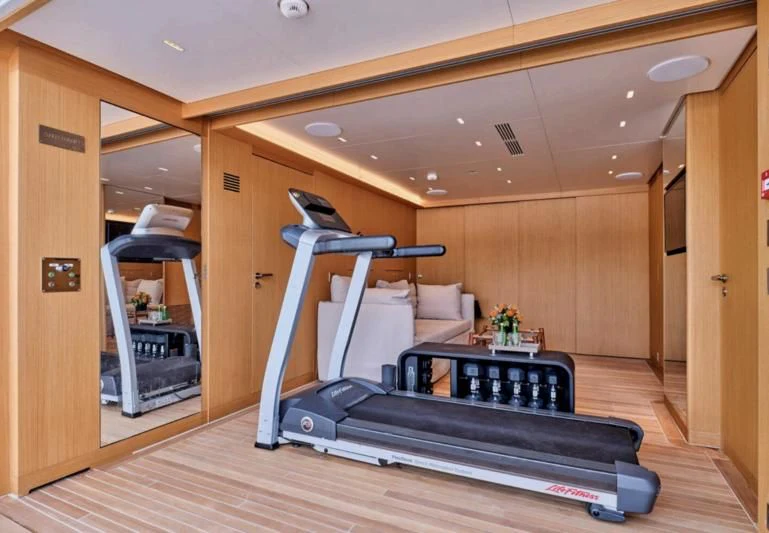 a bed in a room aboard PARA BELLVM Yacht for Charter