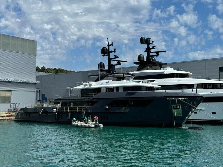 a large ship in the water aboard PARA BELLVM Yacht for Charter