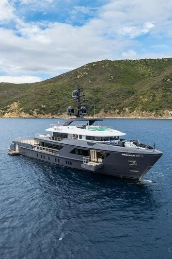 a boat on the water aboard PARA BELLVM Yacht for Charter