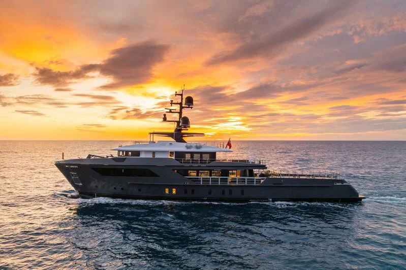 a boat in the water aboard PARA BELLVM Yacht for Charter