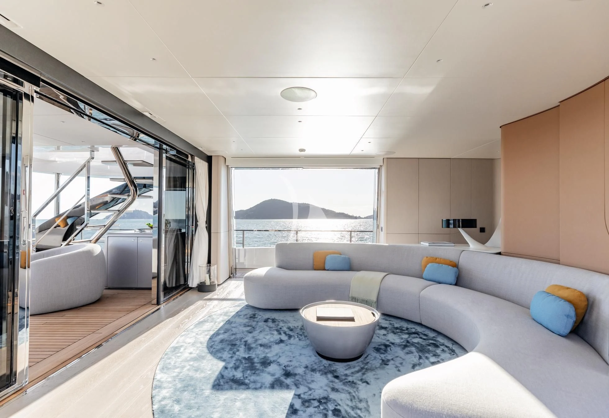 a modern looking living room aboard LUZ DE MAR Yacht for Sale