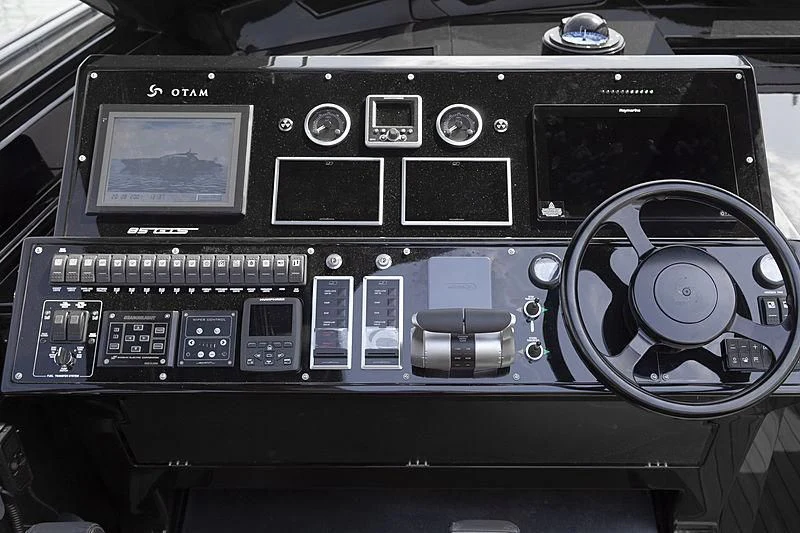 graphical user interface, application aboard CARA MONTANA Yacht for Sale
