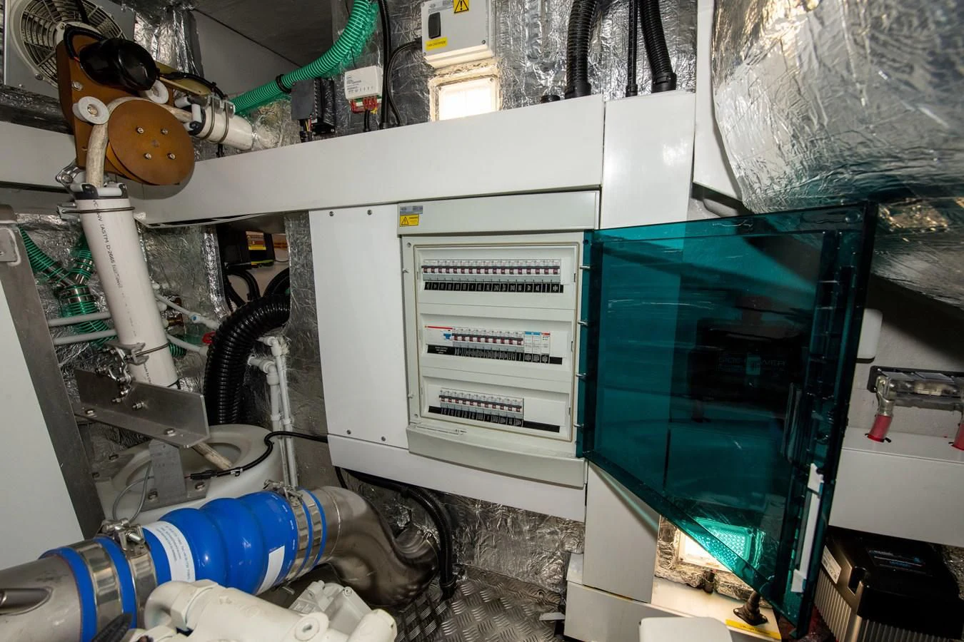 a machine with a blue tube aboard INCENTIVIZED Yacht for Sale
