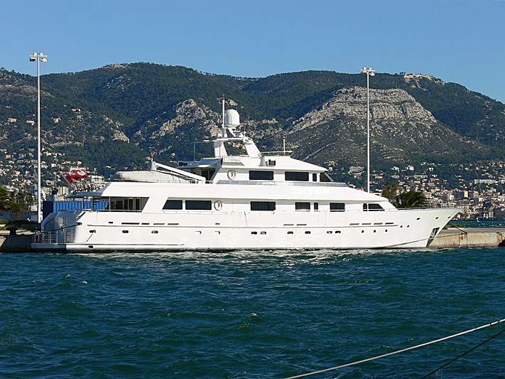 a white boat in the water aboard KARTAL YUVASI Yacht for Charter