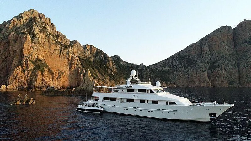 a boat in the water aboard KARTAL YUVASI Yacht for Charter