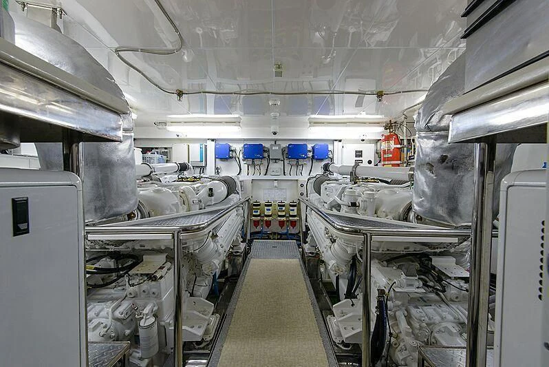 a room with many machines aboard MI AMOR II Yacht for Sale
