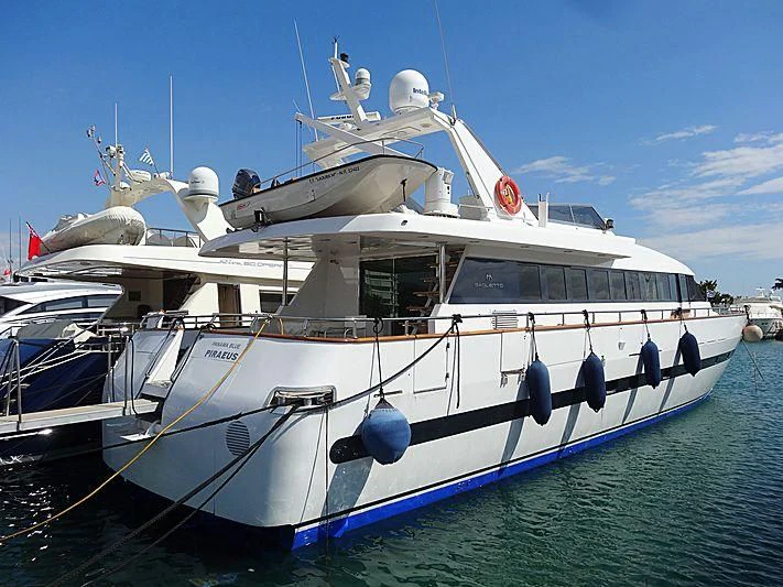 a boat in the water aboard PANAMA BLUE Yacht for Sale