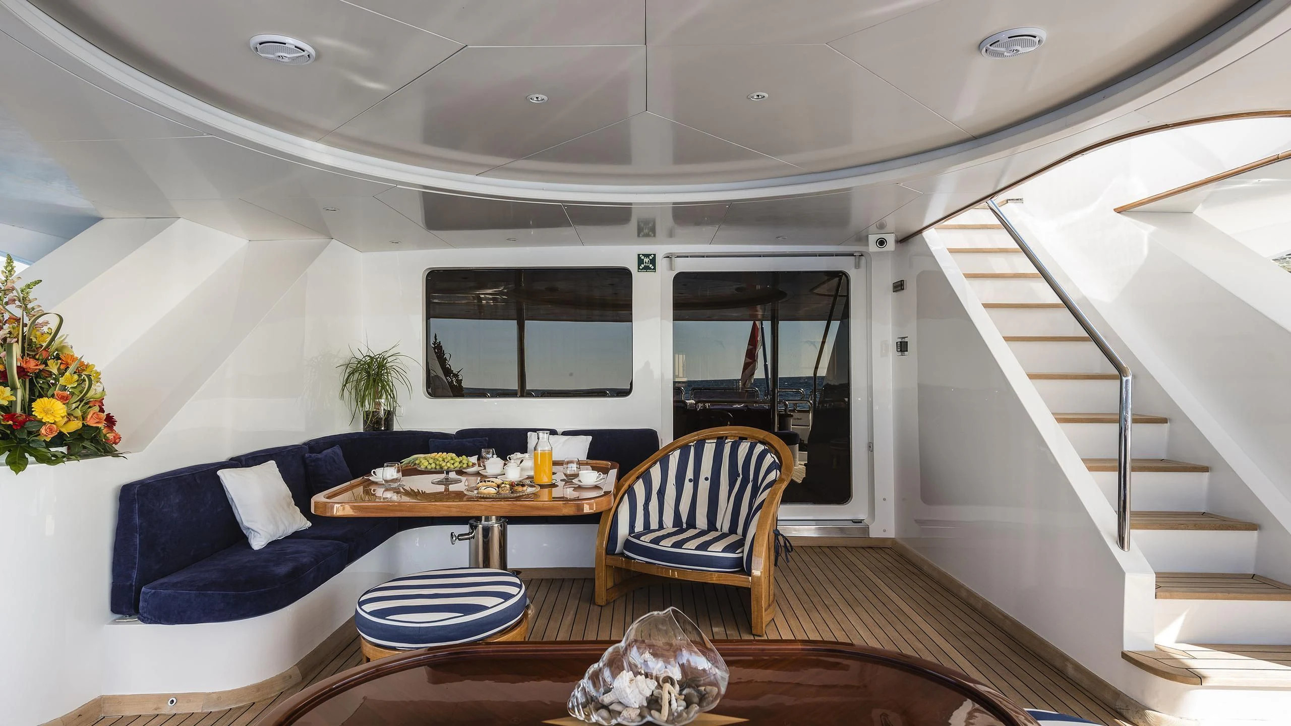 a modern looking living room aboard DESAMIS B Yacht for Sale