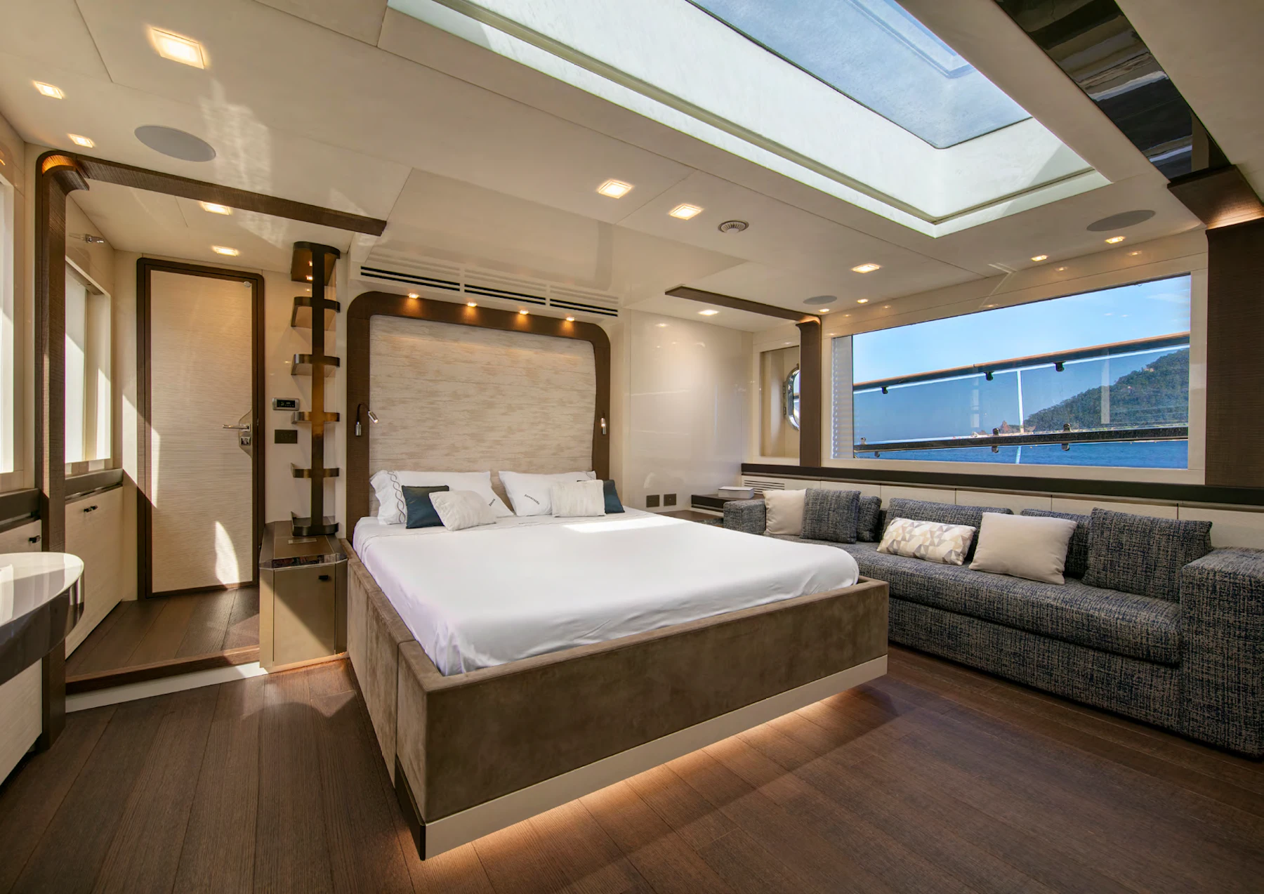 ESMERALDA OF THE SEAS yacht charter 5