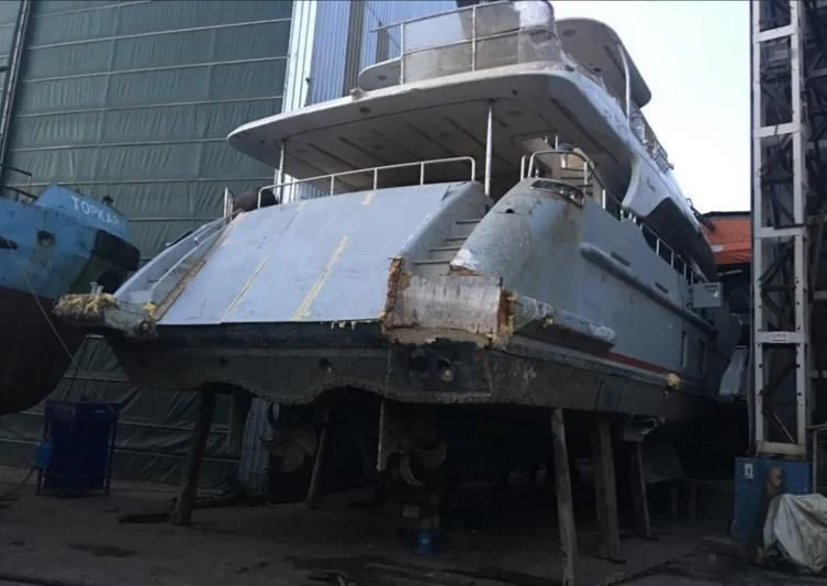 a large tank in a warehouse aboard MARIALE V Yacht for Sale